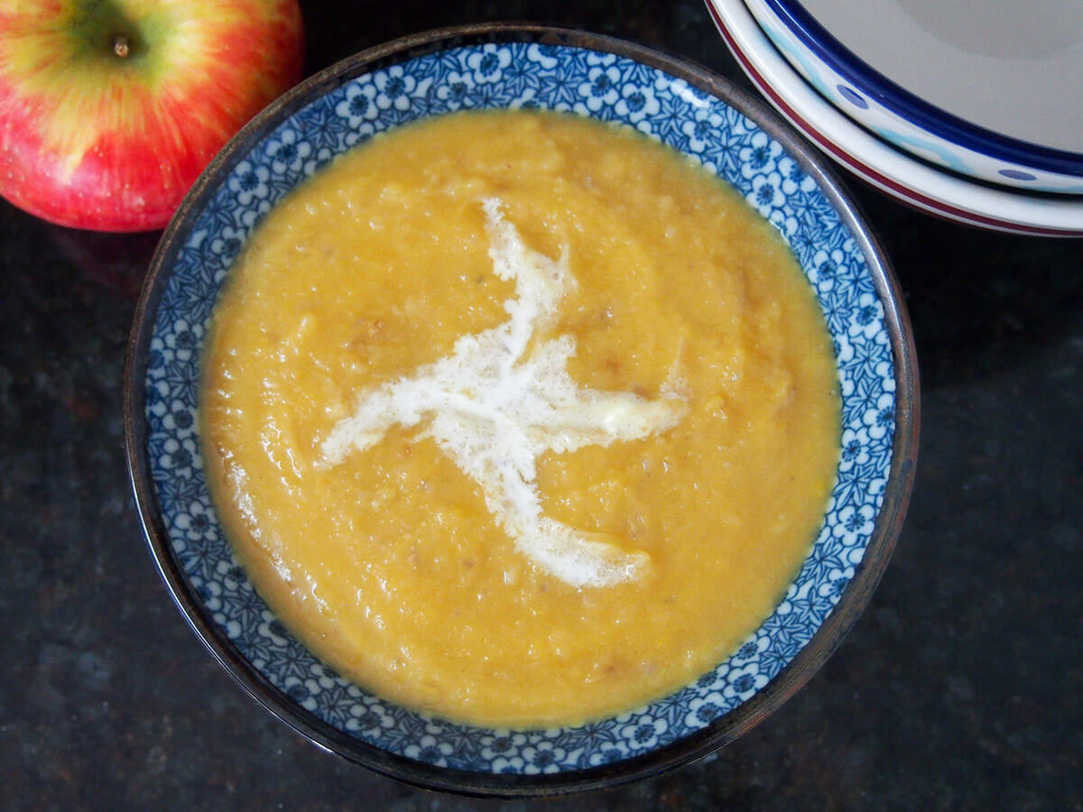 roasted apple and acorn squash soup